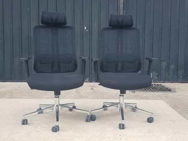 Office chair, fabric cushion, mesh backrest, black, Rockworth brand