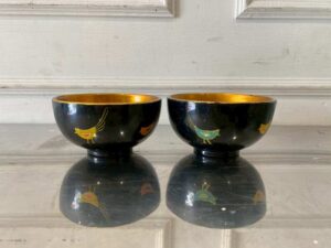 Japanese-style plastic soup bowl set in black, red, and black/gold colors, featuring marble and hand-painted bird patterns.
