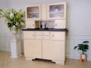 Kitchen cabinets, wooden frame, cream color, European workmanship, sourced from Germany._V0H5K3901I