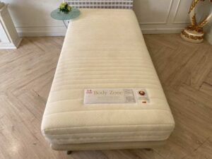 SLUMBERLAND 出品的 3.5 英尺 Body Zone 床垫。