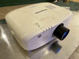 Projector Panasonic brand, model PT-EX 800