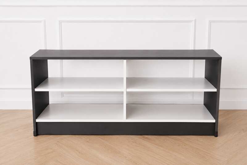 Bookshelf, black and white, wooden frame._VUFISFIZR2