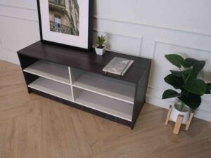 Bookshelf, black and white, wooden frame._VUFISFIZR2