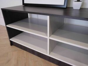 Bookshelf, black and white, wooden frame._VUFISFIZR2