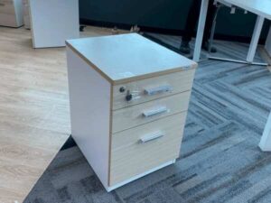 Mobile cabinet with 3 drawers, cream color