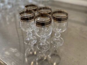 Platinum gold wine glass