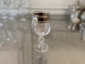 Platinum gold wine glass