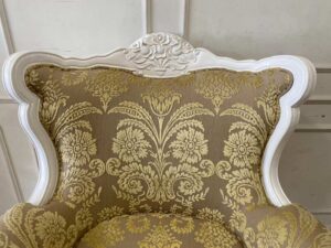 Single-seat Louis-style wooden chair with yellow fabric cushion_WHODFSSL3N