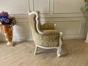 Single-seat Louis-style wooden chair with yellow fabric cushion_WHODFSSL3N