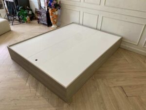 5-foot wooden bed, gray