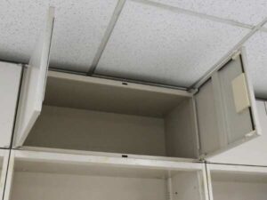 Okamura steel filing cabinet, tall, 4 doors, 3 shelves._XCI6UVWF5U
