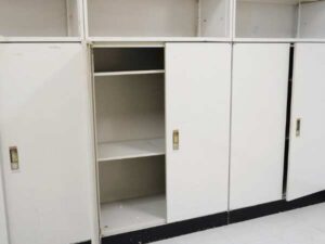 Okamura steel filing cabinet, tall, 4 doors, 3 shelves._XCI6UVWF5U