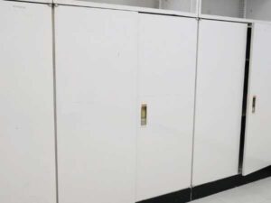 Okamura steel filing cabinet, tall, 4 doors, 3 shelves._XCI6UVWF5U