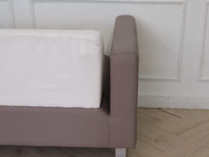 3 seat leather sofa rectangular shape Light brown cushion white backrest_BV682R1VFM_W7MDDCEO4I_XFOXUR3U0B