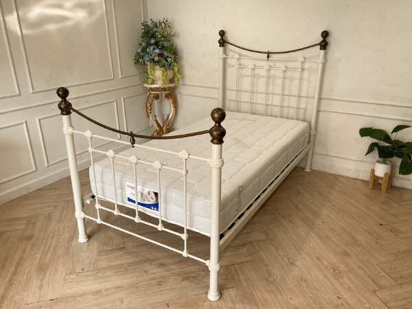 3.5 foot bed, steel frame with 3.5 foot mattress, PICASSO COMFORT brand, FLEX model._XKQBT2LJRC