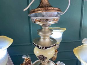 Vintage style chandelier/pendant lamp.