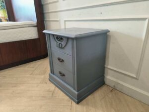 Classic Gray 3-Drawer Bedside Table