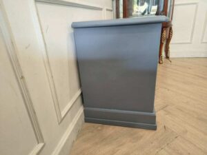 Classic Gray 3-Drawer Bedside Table