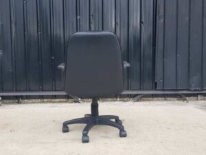Office chair with wheels, leather backrest and seat, black._YHC3H4EB6H