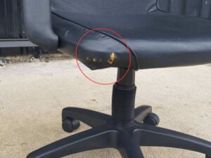 Office chair with wheels, leather backrest and seat, black._YHC3H4EB6H