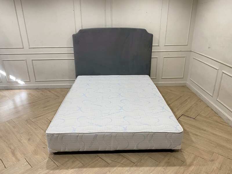5-foot Aloe Vera bed with wheels, velvet headboard, gray color.