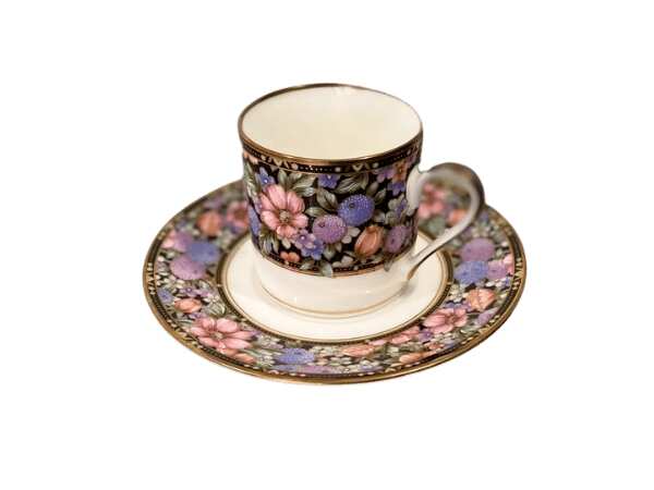 Coffee mug, floral pattern, vintage style