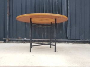 Round dining table, steel legs, wooden top, 120 cm