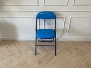 Folding chair with leather cushion, blue