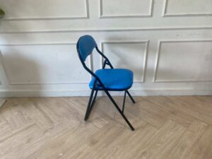Folding chair with leather cushion, blue