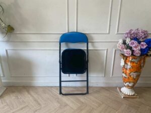 Folding chair with leather cushion, blue