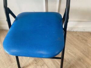 Folding chair with leather cushion, blue