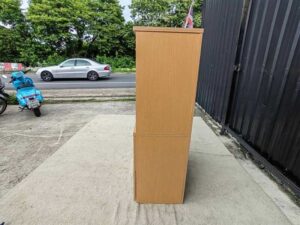 Storage cabinet with 2 drawers