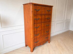 5-Drawer Wooden Chest in Vintage Style with Classic-Patterned Iron Handles (1)
