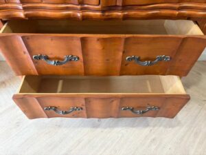 5-Drawer Wooden Chest in Vintage Style with Classic-Patterned Iron Handles (1)