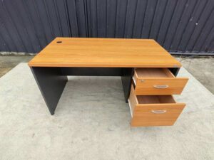 2-Drawer Desk with Black Wooden Legs – Perfect Office Furniture