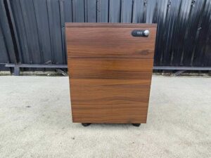 Mobile 3-drawer cabinet, dark brown; keyless entry via combination lock.