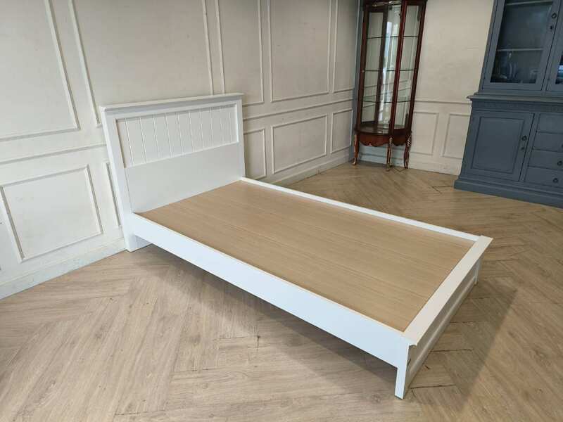 KONCEPT MONETA 3.5 ft Bed Frame, White