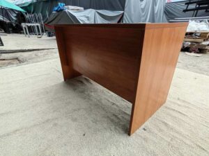 Multifunctional desk with 3 drawers.