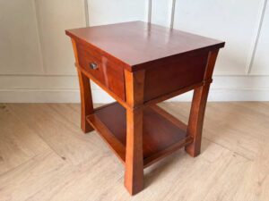 Classic wooden table with 1 drawer and a shelf (1)