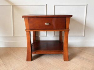 Classic wooden table with 1 drawer and a shelf (1)