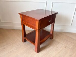 Classic wooden table with 1 drawer and a shelf (1)