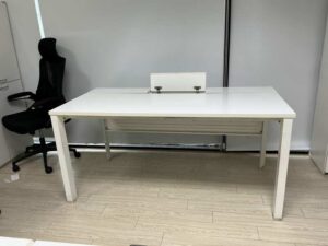 Office desk with white partition (2)