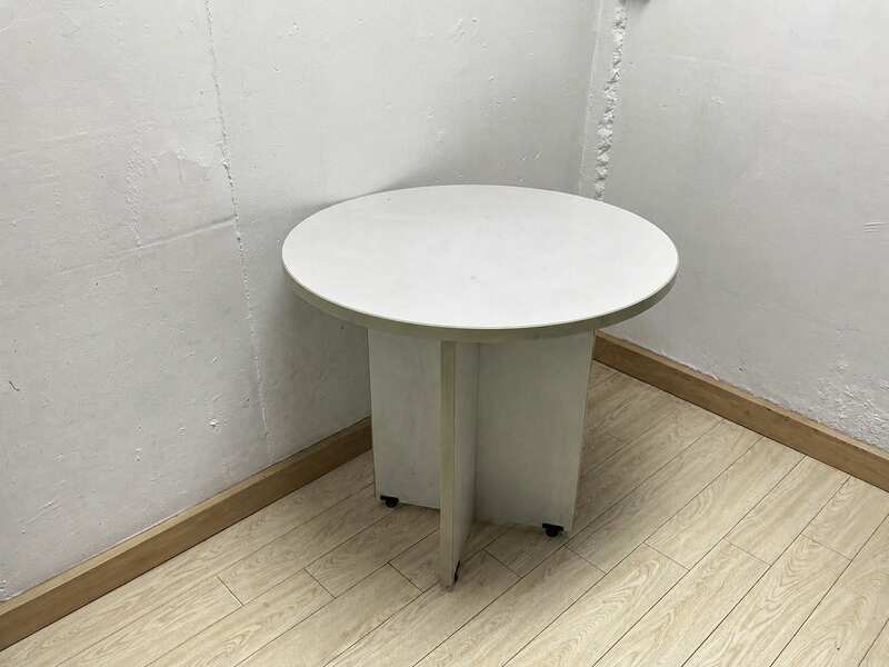 Round table with white wooden top (1)