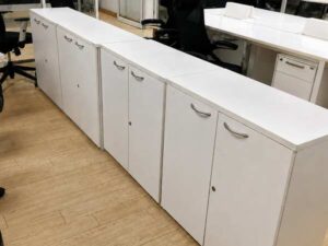White 2-Door Office Cabinet Logiga(17)