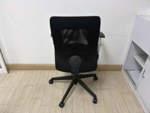 Adjustable black fabric office chair (2)