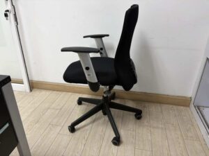 Adjustable black fabric office chair (2)
