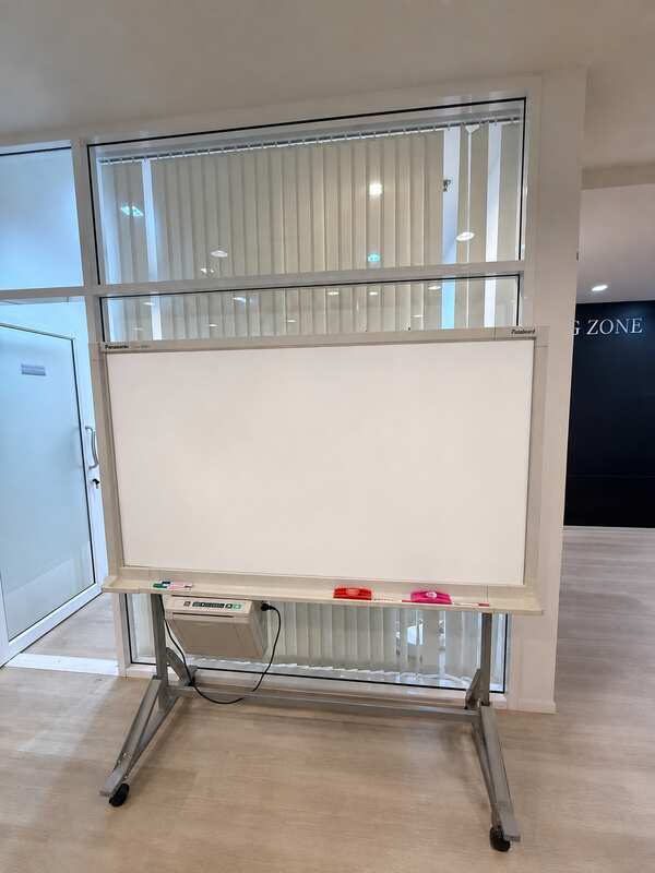 Panasonic Whiteboard with Stand (Size: 173 x 90 x 174 cm) (1)